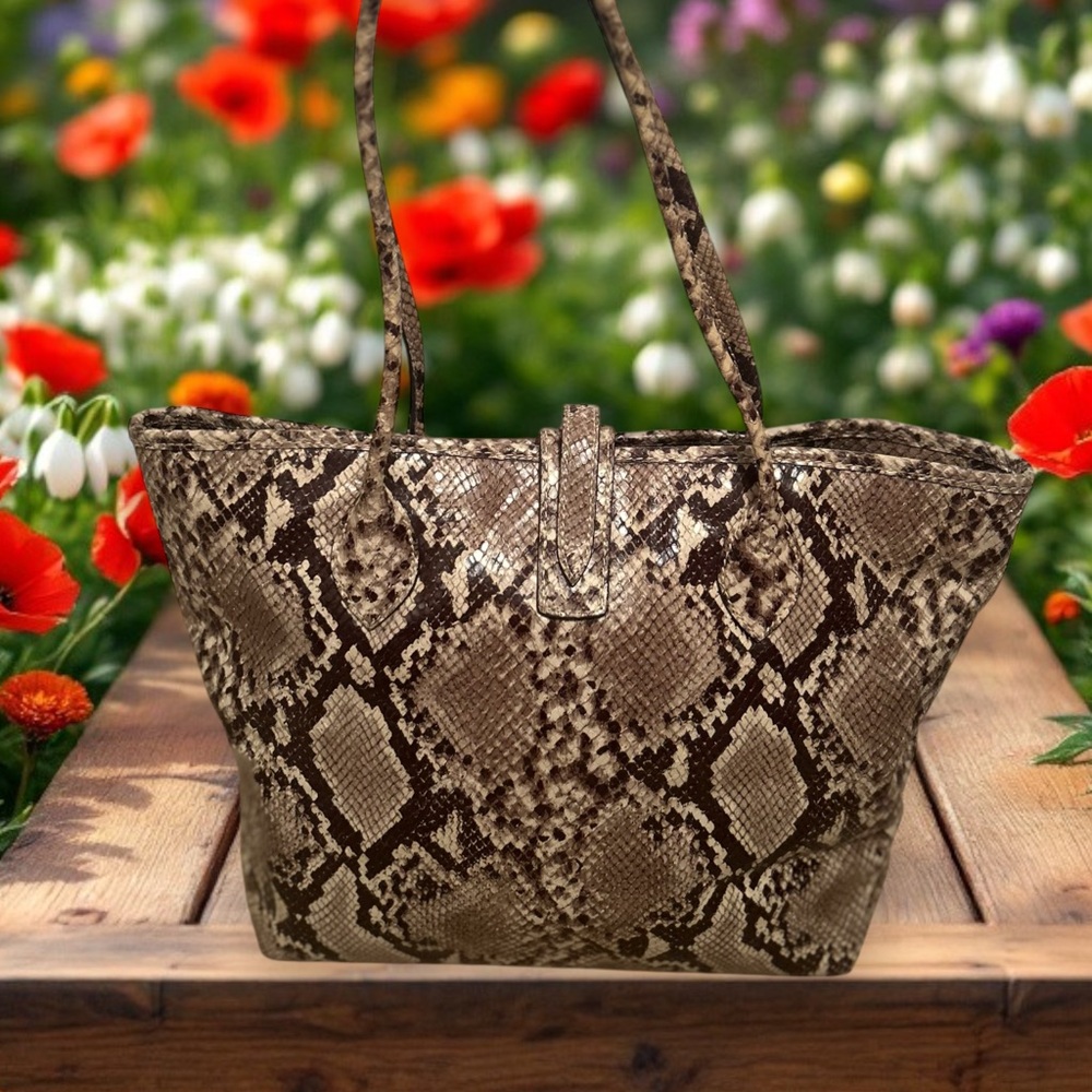 Designer Dooney & Bourke Snakeskin Pattern Cindy Tote Bag in Brown New - Picture 2 of 16